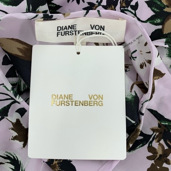 DVF Diane von Furstenberg Daphne Caribbean Floral Lavender Fog blouse silk new S - Picture 4 of 5